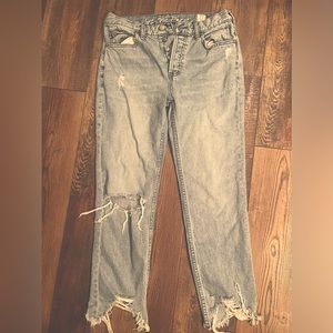 Very hip free people boyfriend jeans,  cool button fly, frayed ankles & CUTE!!